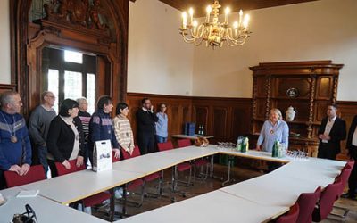 Weinheimer Blüten und Gäste aus Cavaillon feiern den Faschingsdienstag in stillem Gedenken