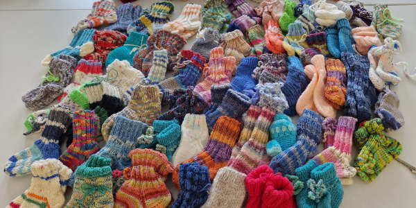 Strickerrinnen des Stadtseniorenrats waren wieder fleißig
